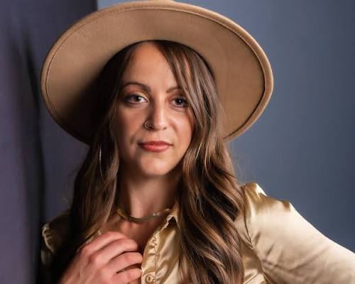 Flora-Luna-Manitoba-artiste-chanson